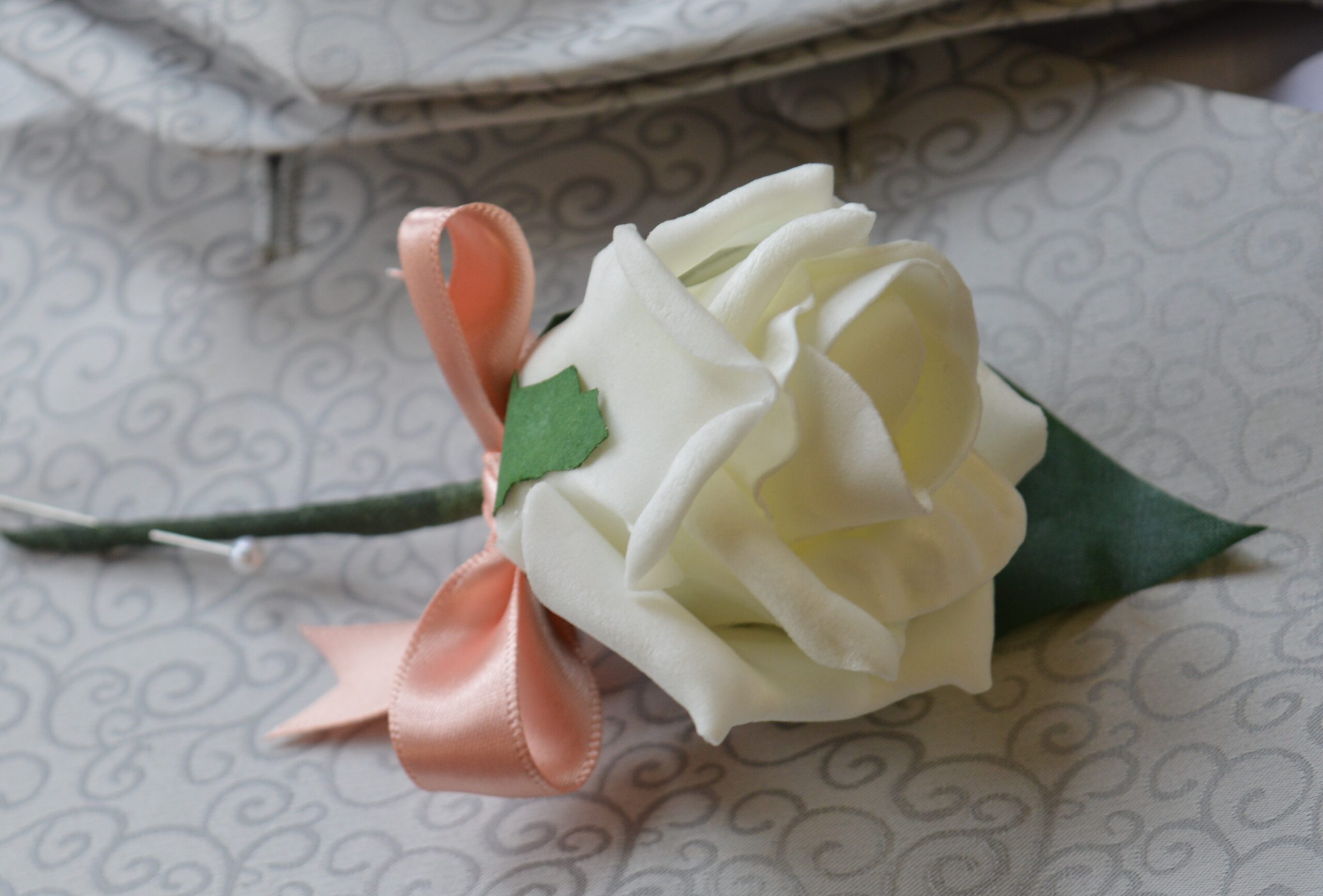Low Cost Wedding Flowers Artificial Rose Guest Buttonholes