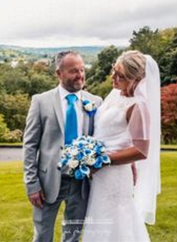 bride-with-wedding-flowers-by-the-brides-bouquet-uk-real-life-bride-and-groom