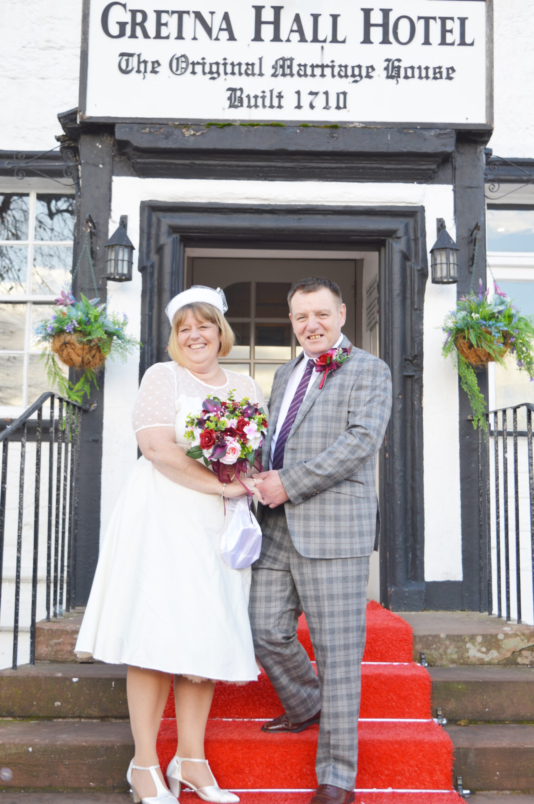 gretna-green-wedding-real-life-couple-bridal-flower-reviews-of-the-brides-bouquet-uk