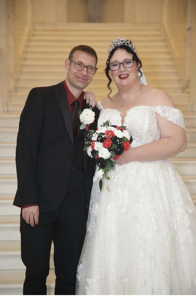 bride-and-groom-goth-wedding-review-of-flowers-by-the-brides-bouquet-uk