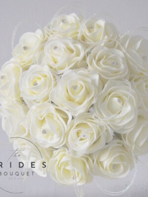 Low-cost bridal flowers – pre-made artificial wedding bouquet ivory roses