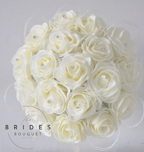 Low-cost bridal flowers – pre-made artificial wedding bouquet ivory roses